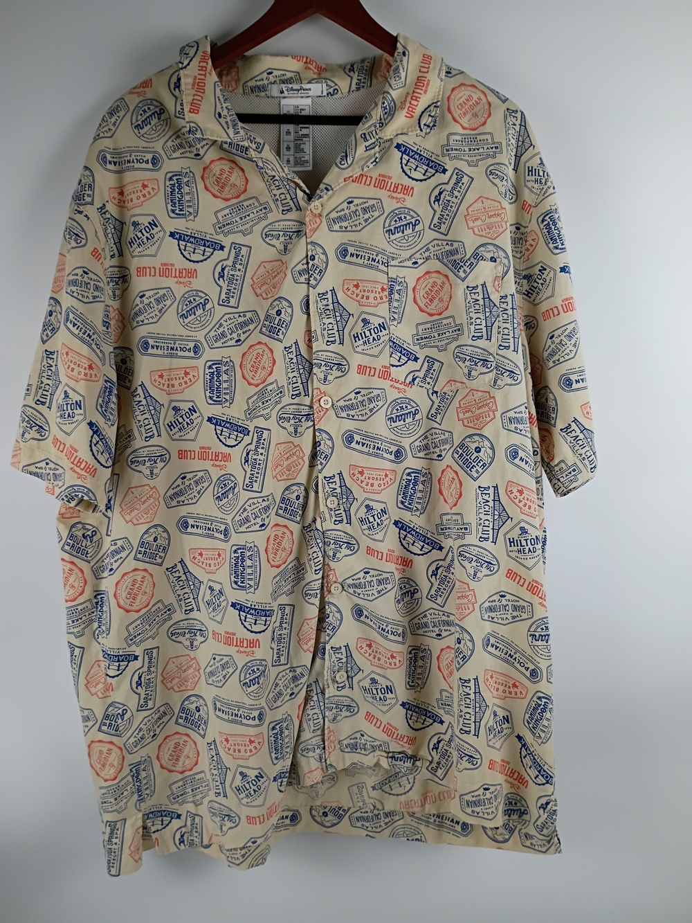 Disney Beige Short-Sleeve Button-Down Shirt with Blue and Red Stamp Print Vacati